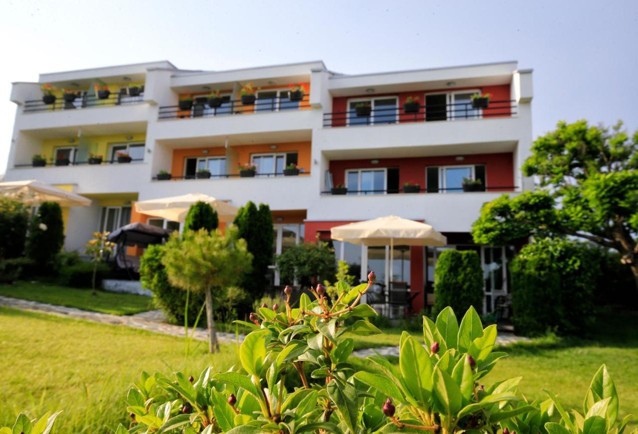 Stayinn Rainbow Houses Beachfront By Asteri Hotels Sunny Beach Buitenkant foto