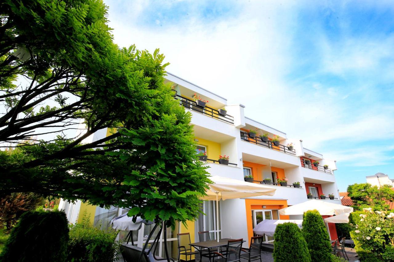 Stayinn Rainbow Houses Beachfront By Asteri Hotels Sunny Beach Buitenkant foto