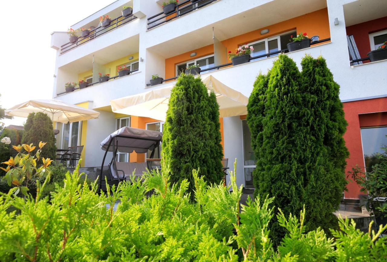 Stayinn Rainbow Houses Beachfront By Asteri Hotels Sunny Beach Buitenkant foto