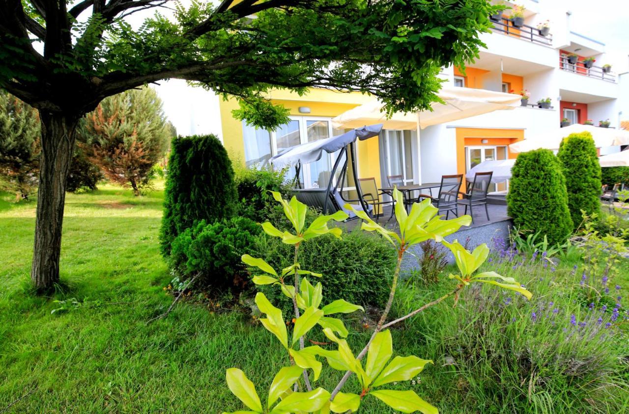 Stayinn Rainbow Houses Beachfront By Asteri Hotels Sunny Beach Buitenkant foto