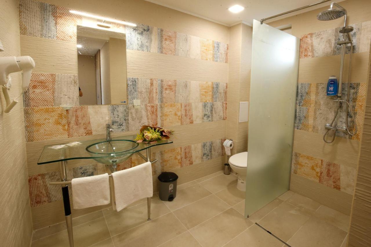 Stayinn Rainbow Houses Beachfront By Asteri Hotels Sunny Beach Buitenkant foto