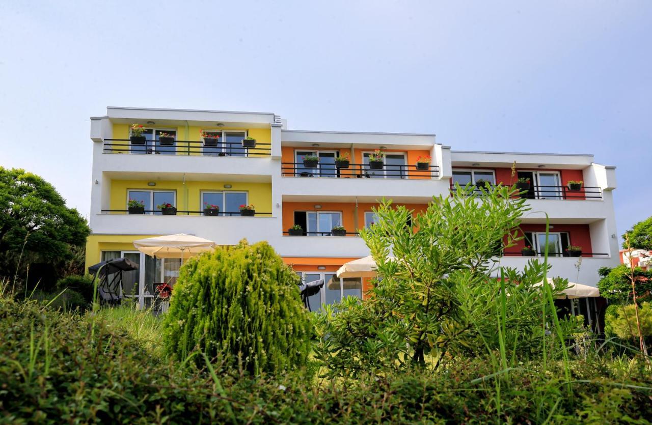 Stayinn Rainbow Houses Beachfront By Asteri Hotels Sunny Beach Buitenkant foto