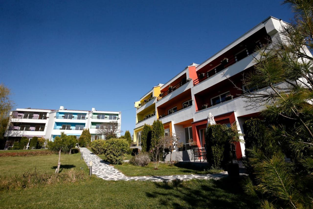 Stayinn Rainbow Houses Beachfront By Asteri Hotels Sunny Beach Buitenkant foto